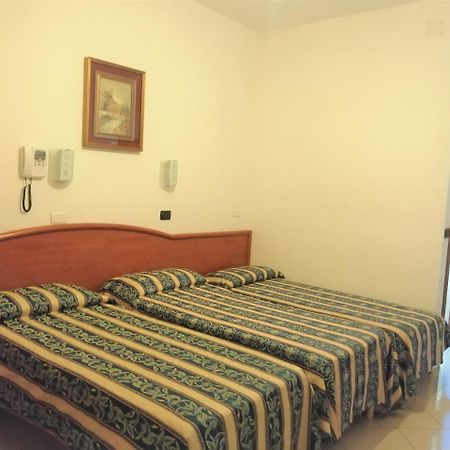 Hotel Villa Linda - Family Hotel - Nuova Costruzione Antisismica ริชชิโอเน ภายนอก รูปภาพ