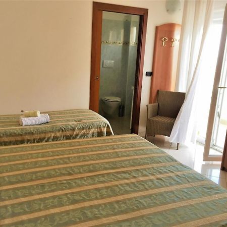 Hotel Villa Linda - Family Hotel - Nuova Costruzione Antisismica ริชชิโอเน ภายนอก รูปภาพ