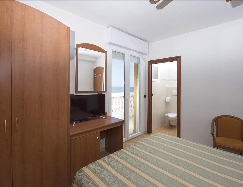 Hotel Villa Linda - Family Hotel - Nuova Costruzione Antisismica ริชชิโอเน ภายนอก รูปภาพ