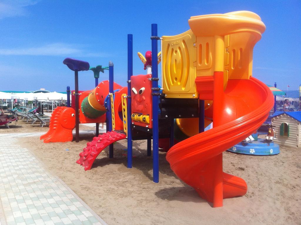 Hotel Villa Linda - Family Hotel - Nuova Costruzione Antisismica ริชชิโอเน ภายนอก รูปภาพ