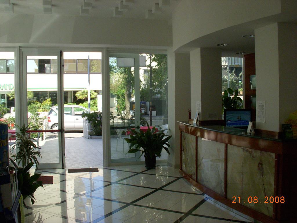 Hotel Villa Linda - Family Hotel - Nuova Costruzione Antisismica ริชชิโอเน ภายนอก รูปภาพ