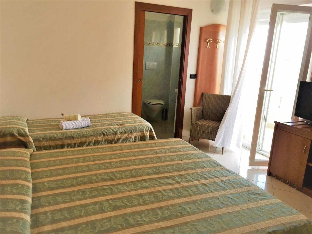Hotel Villa Linda - Family Hotel - Nuova Costruzione Antisismica ริชชิโอเน ภายนอก รูปภาพ