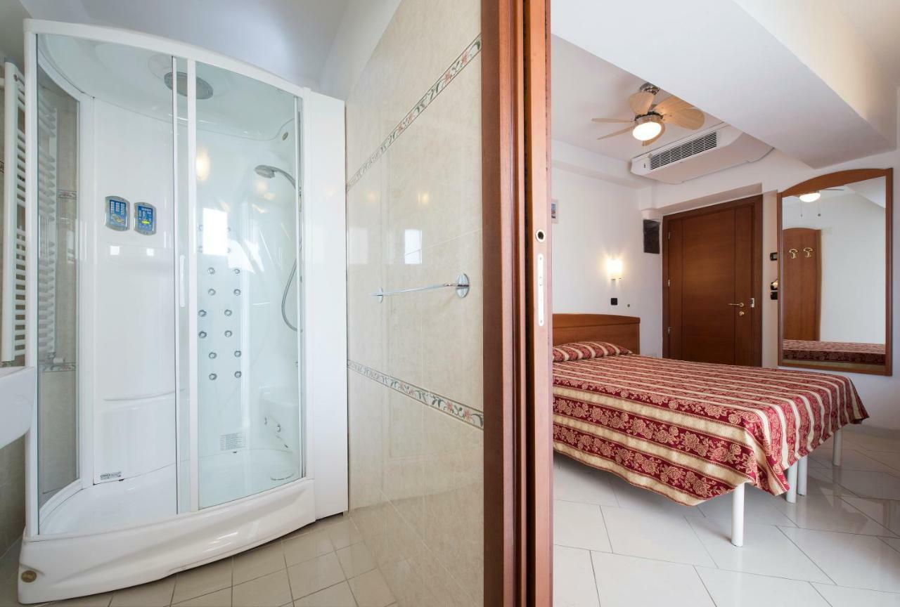 Hotel Villa Linda - Family Hotel - Nuova Costruzione Antisismica ริชชิโอเน ภายนอก รูปภาพ