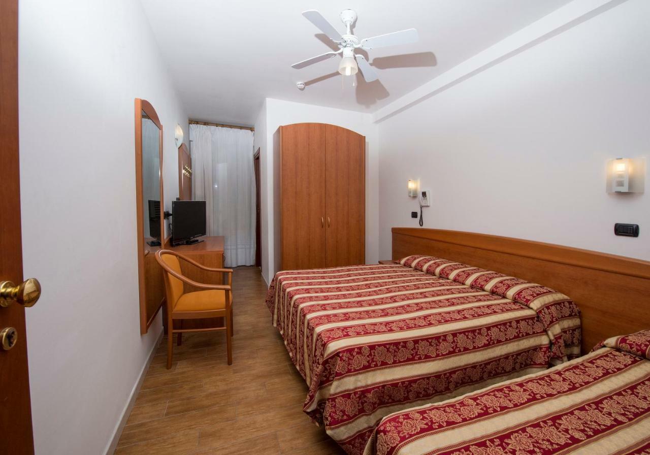 Hotel Villa Linda - Family Hotel - Nuova Costruzione Antisismica ริชชิโอเน ภายนอก รูปภาพ
